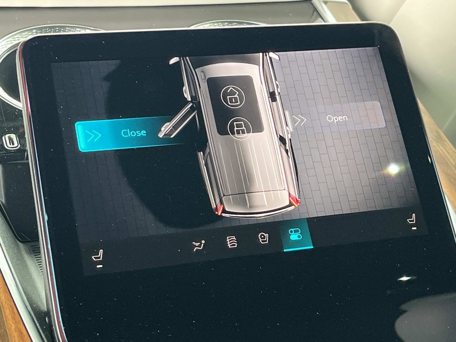 Used 2026 Cadillac Escalade Platinum Sport AWD/4WD image 16