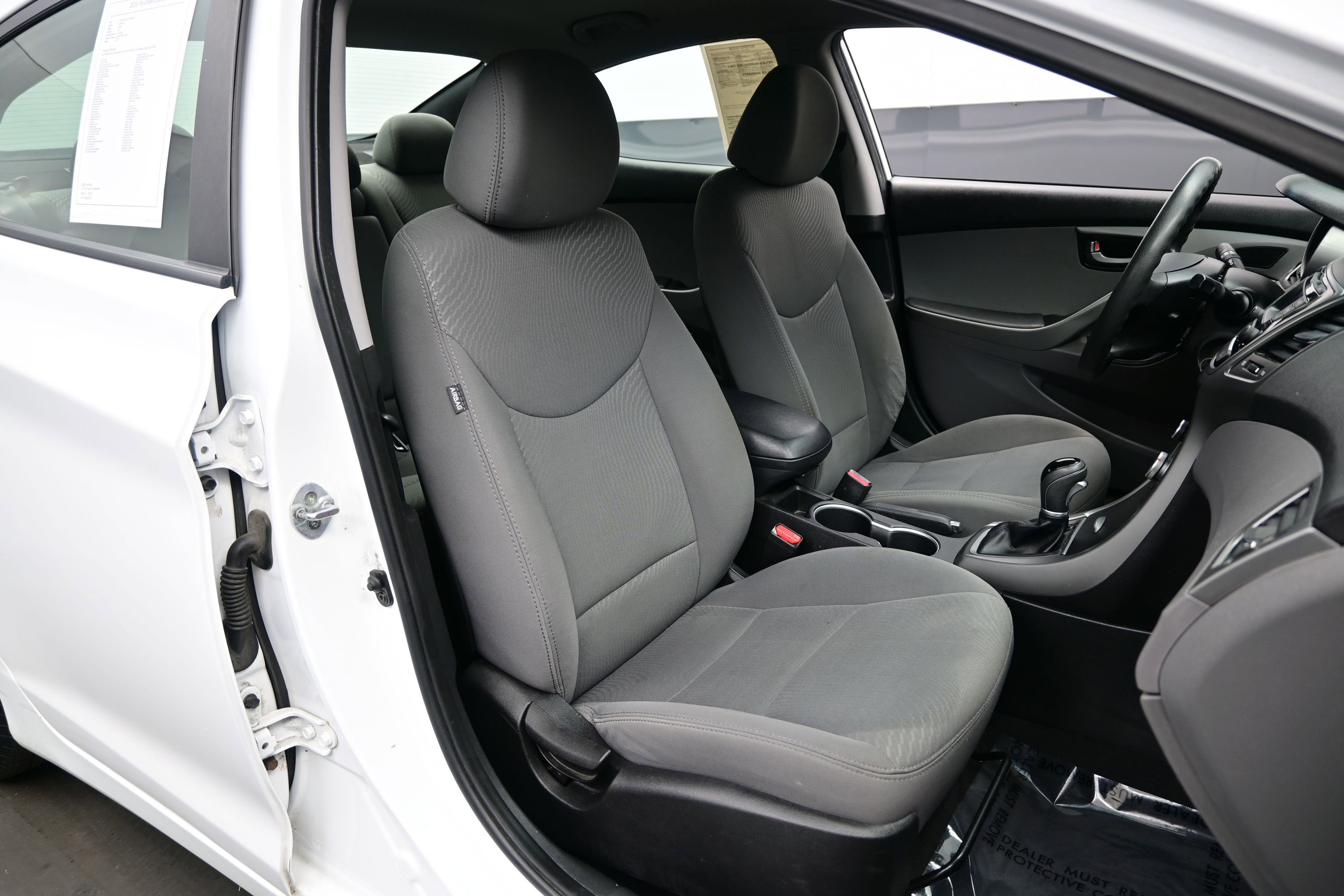 Used 2015 Hyundai Elantra SE FWD image 12