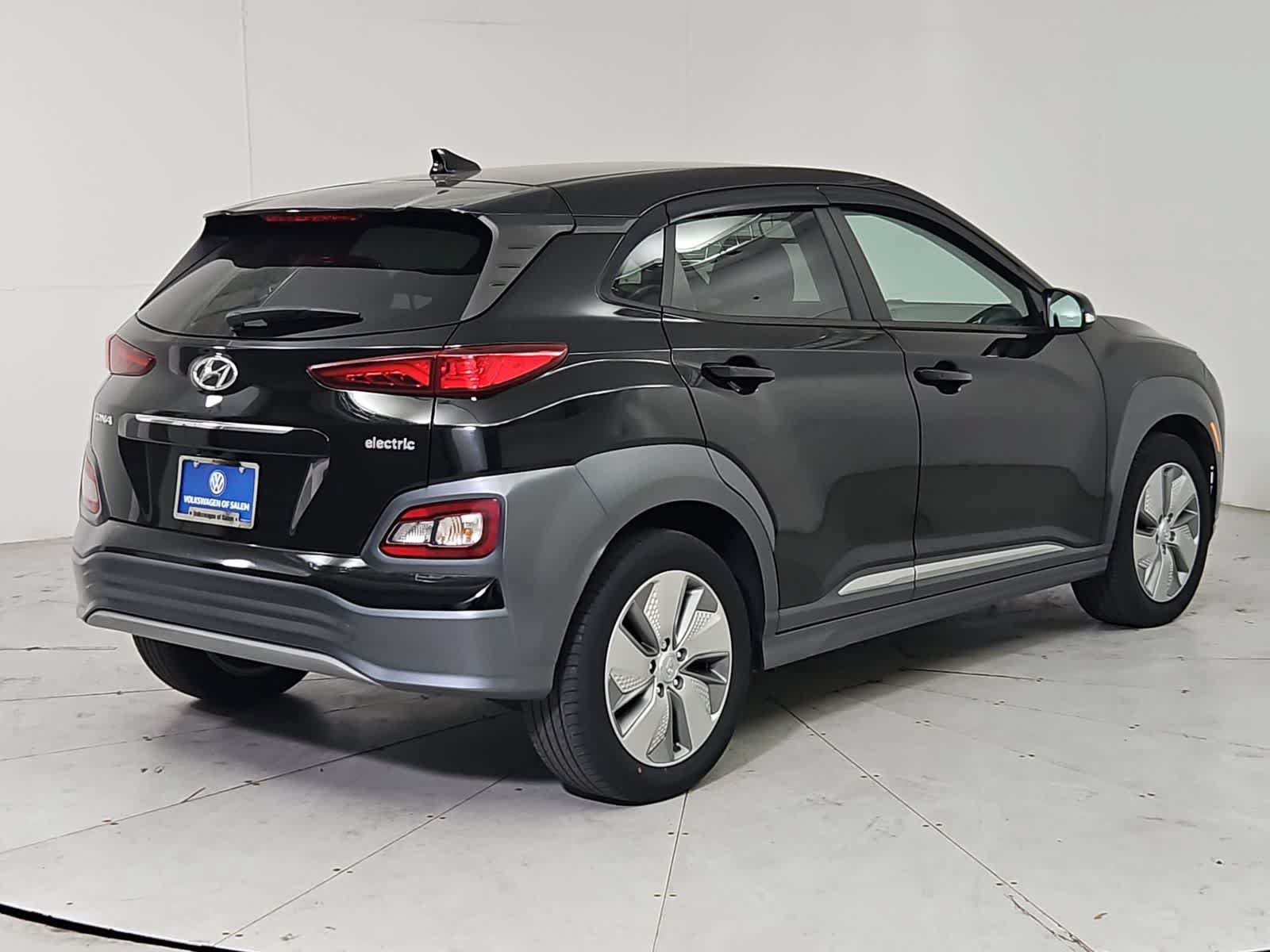 Used 2021 Hyundai Kona Limited w/ Cargo Package FWD image 6