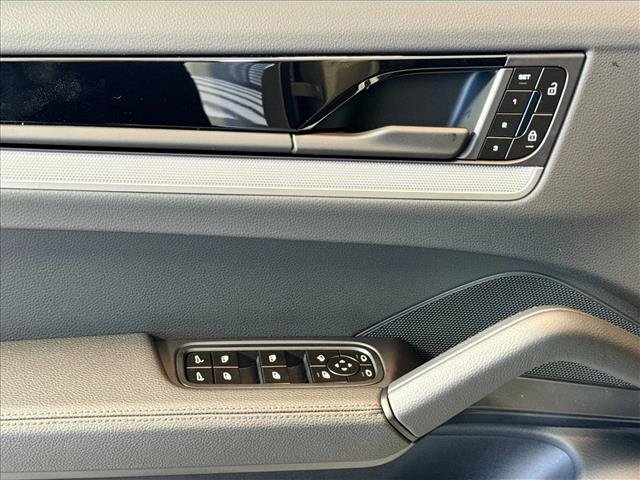Certified 2026 Porsche Cayenne AWD/4WD image 11