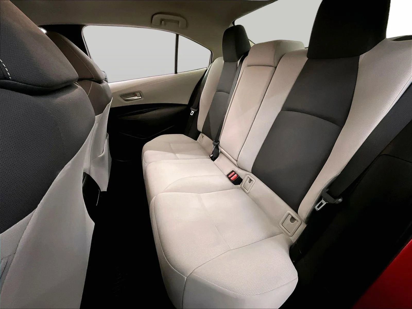 Used 2021 Toyota Corolla LE image 25