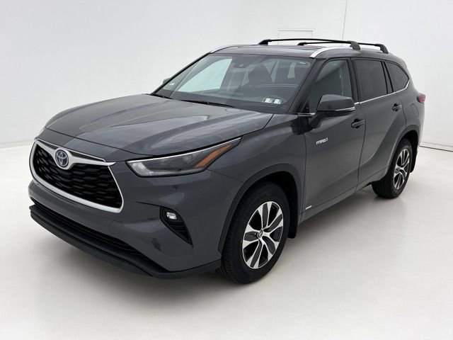 Used 2021 Toyota Highlander XLE image 4