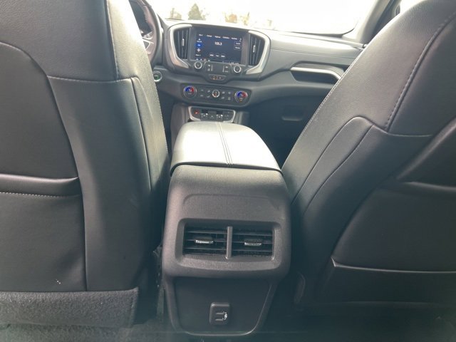 Used 2023 GMC Terrain SLT image 15