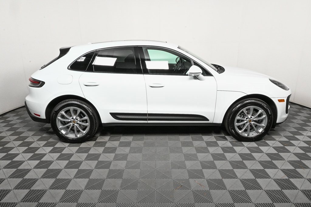 Used 2025 Porsche Macan image 29