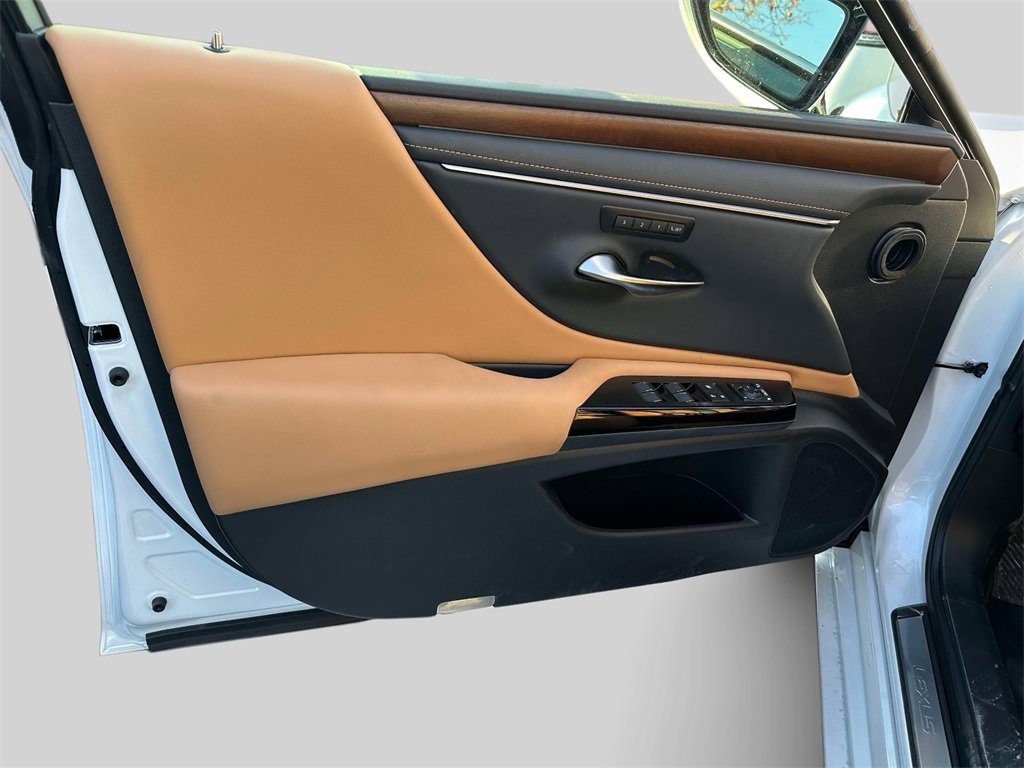 New 2025 Lexus ES 350 350 image 9