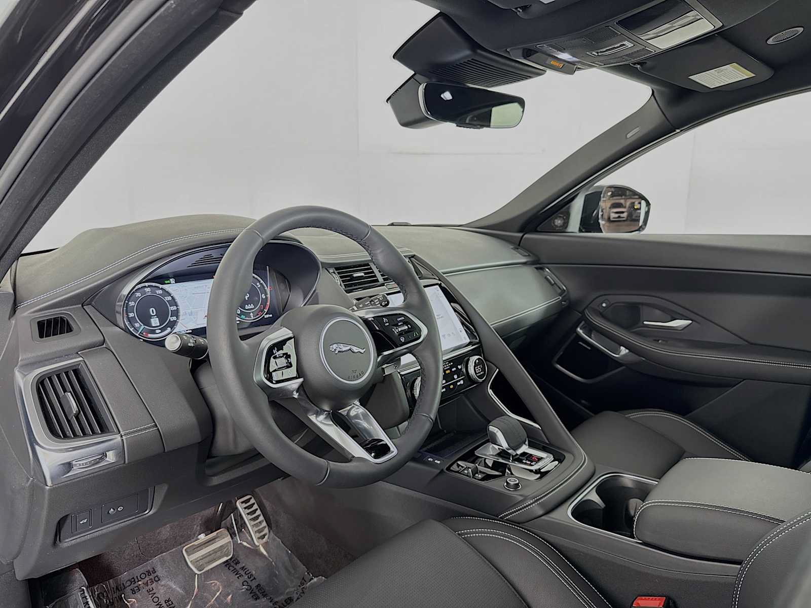 Used 2024 Jaguar E-PACE R-Dynamic SE AWD/4WD image 9