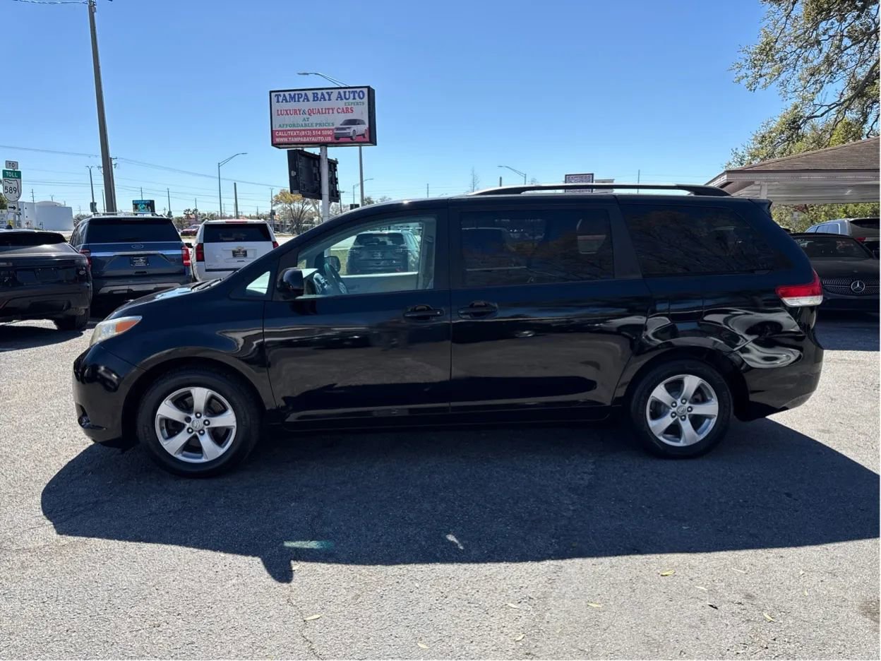 Used 2011 Toyota Sienna LE image 8