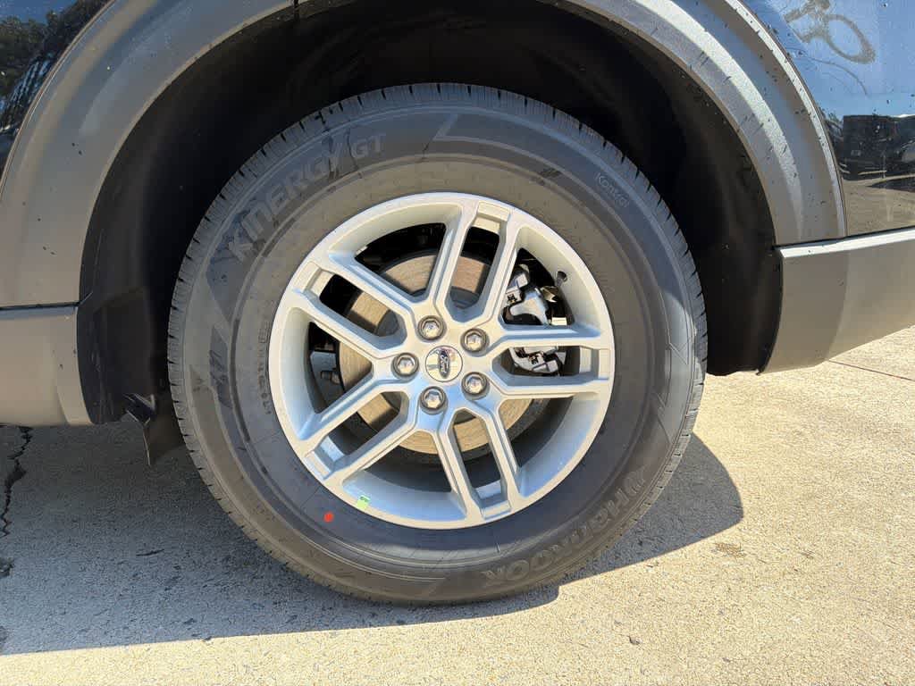 New 2026 Ford Explorer Active RWD image 18