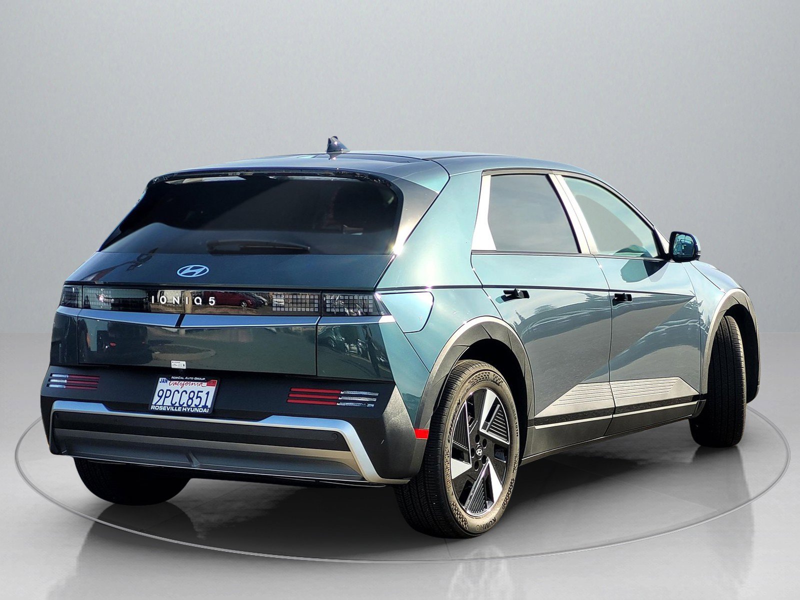 Certified 2025 Hyundai Ioniq 5 SE image 8