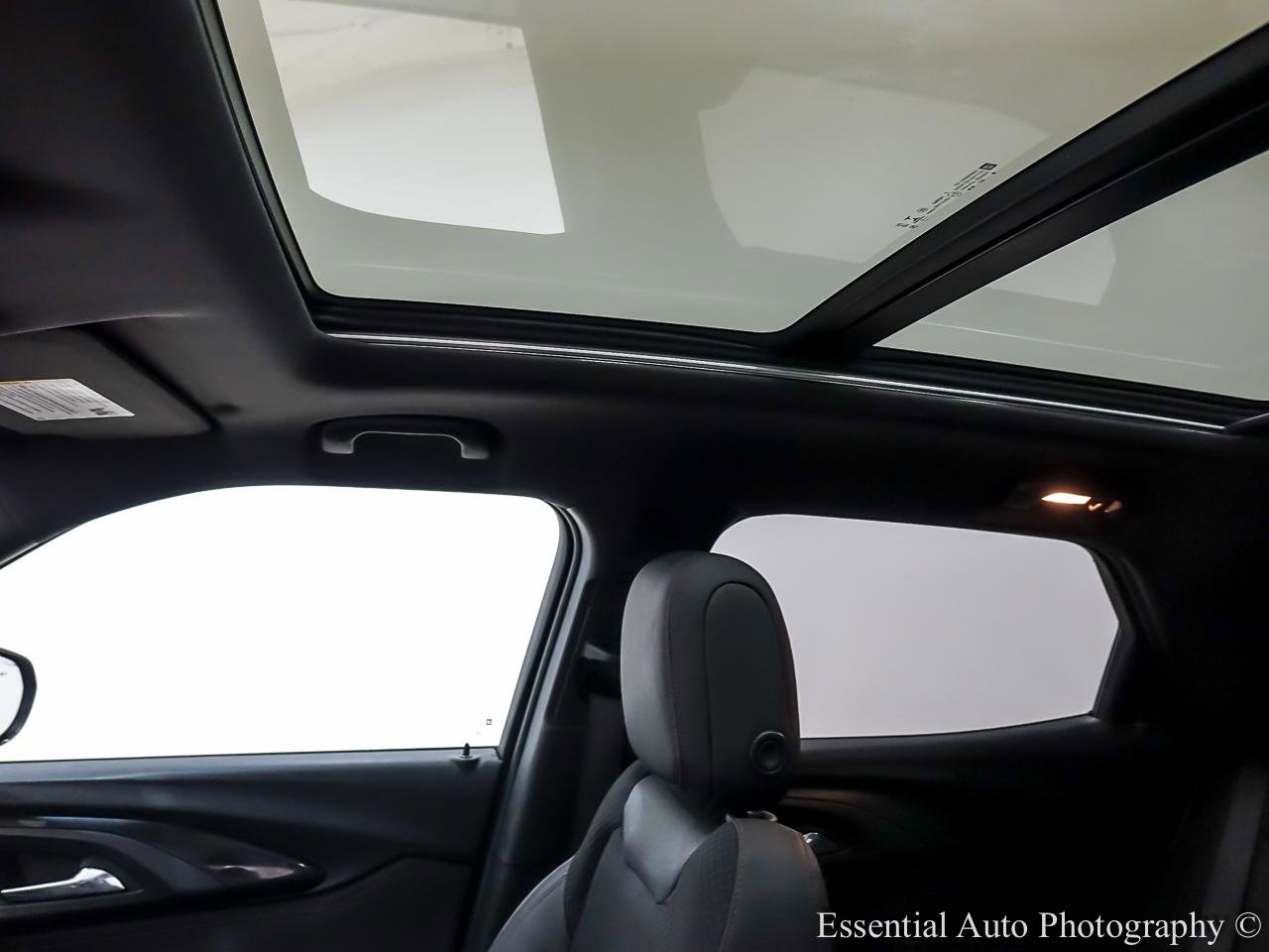 Used 2022 Chevrolet TrailBlazer RS w/ Sun and Liftgate Package image 14