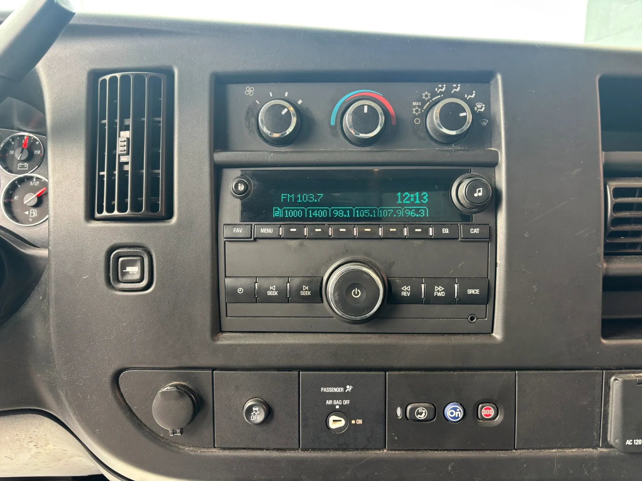 Used 2020 Chevrolet Express 2500 w/ Driver Convenience Package image 24