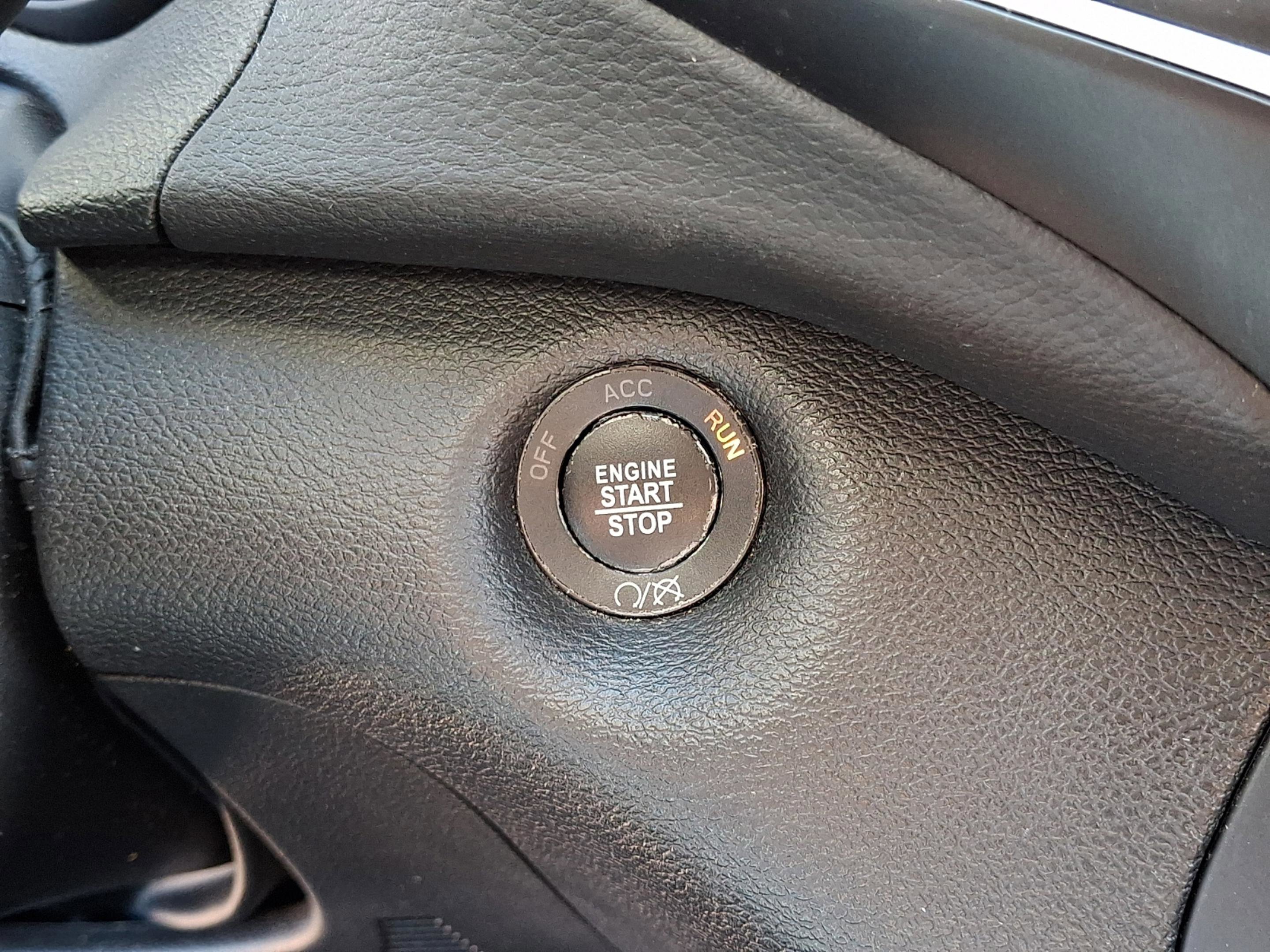 Certified 2019 Jeep Cherokee Latitude Plus image 23