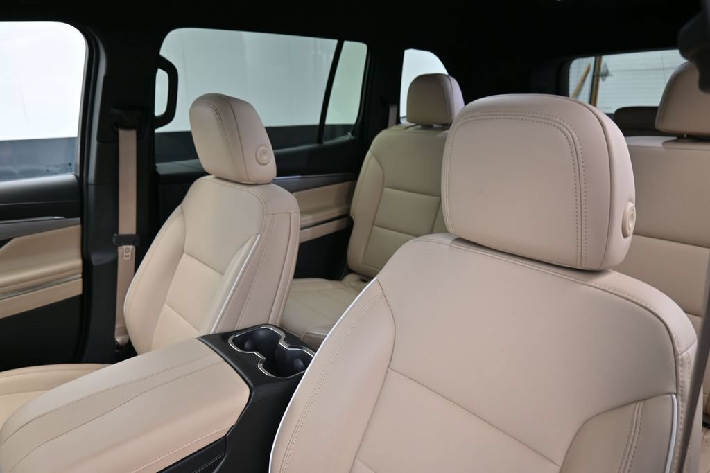 Used 2026 Buick Enclave Preferred AWD/4WD image 14