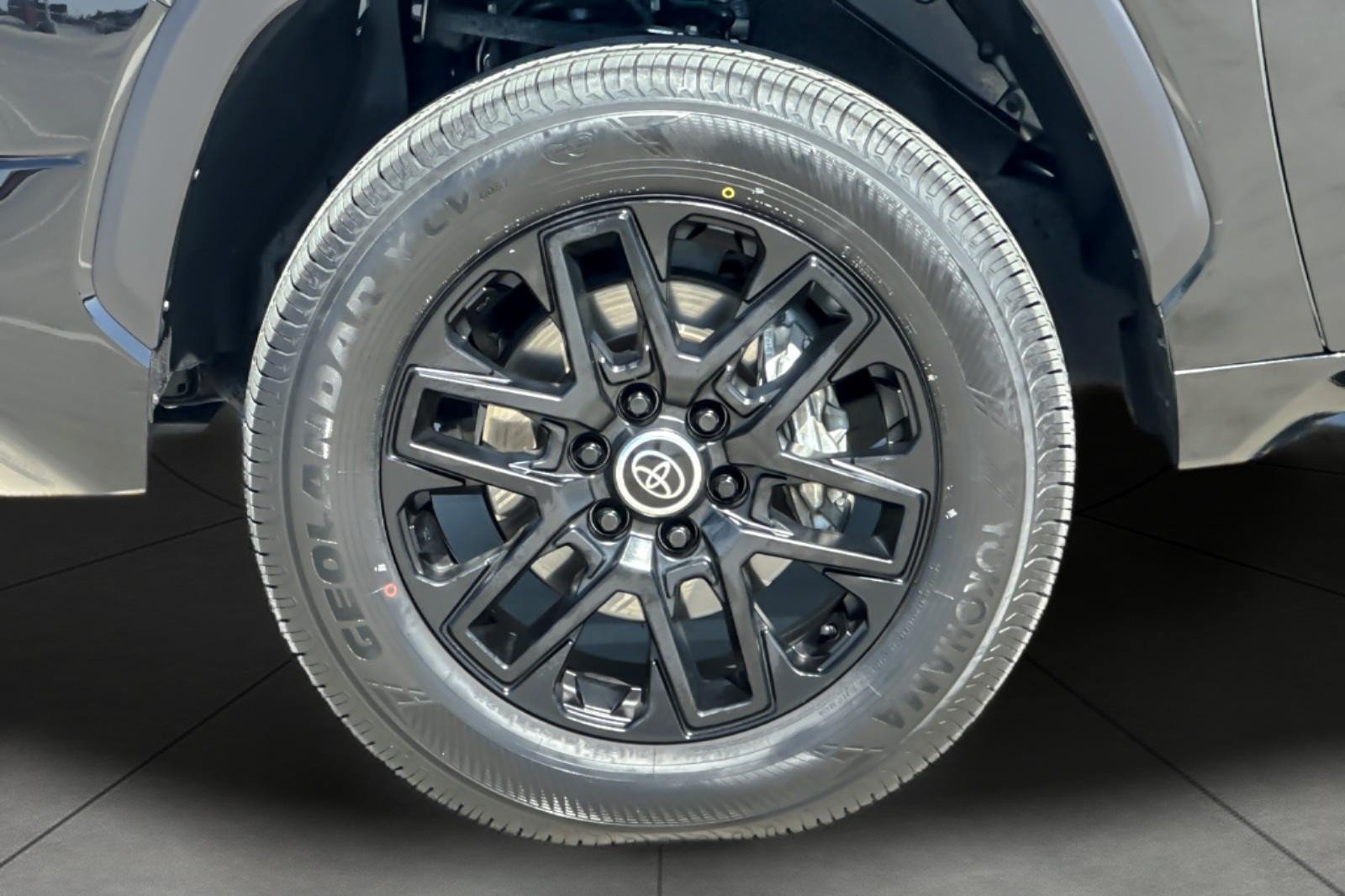 Used 2024 Toyota Tundra Limited AWD/4WD image 24