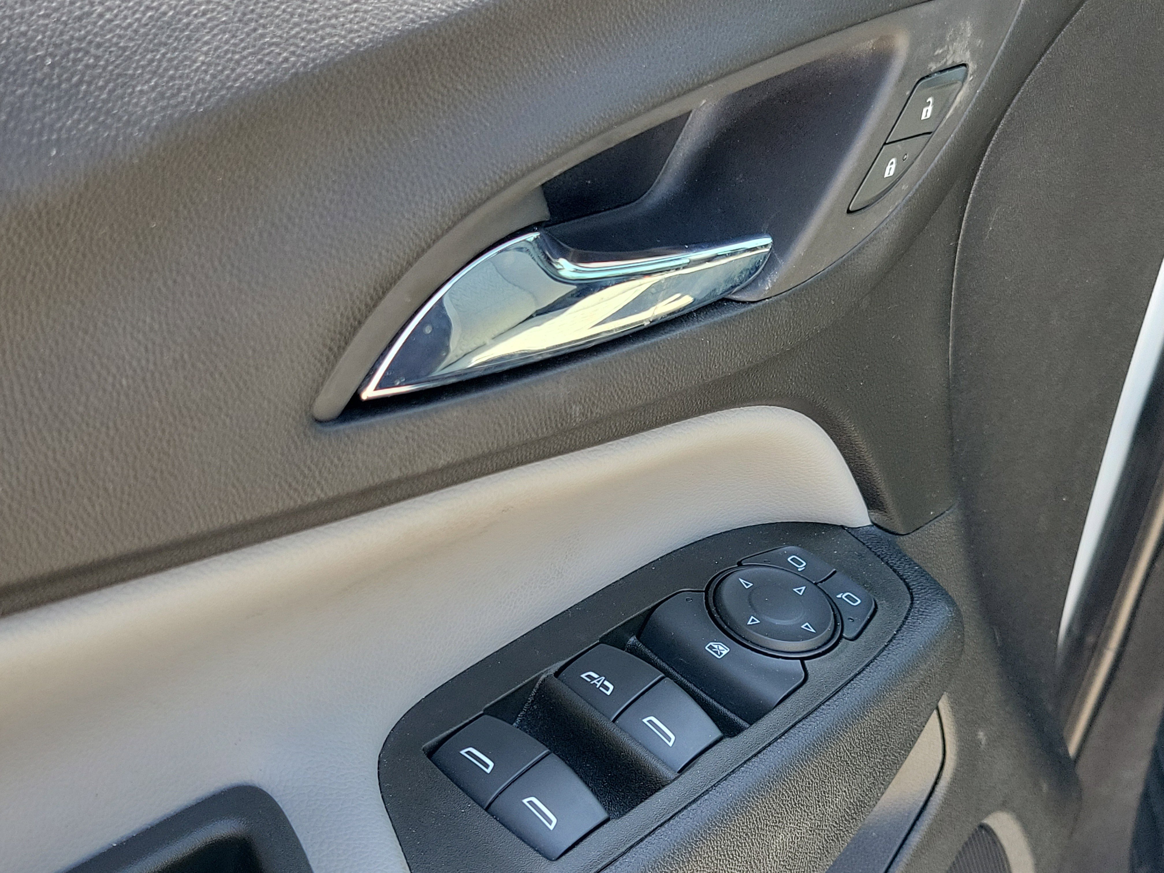 Used 2023 Chevrolet Equinox LS w/ LS Convenience Package image 22