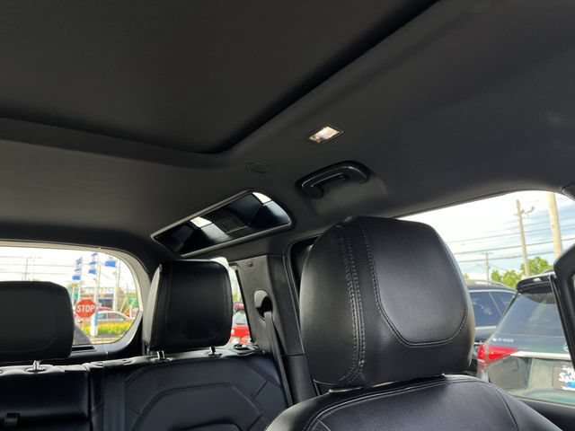 Used 2023 Land Rover Defender 110 S AWD/4WD image 15