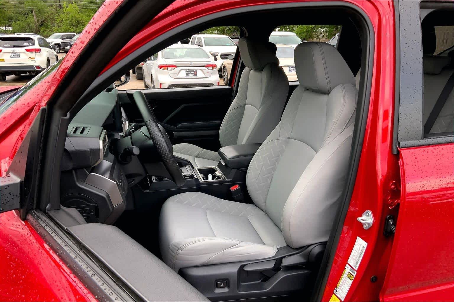 Used 2025 Toyota Tacoma SR5 AWD/4WD image 8