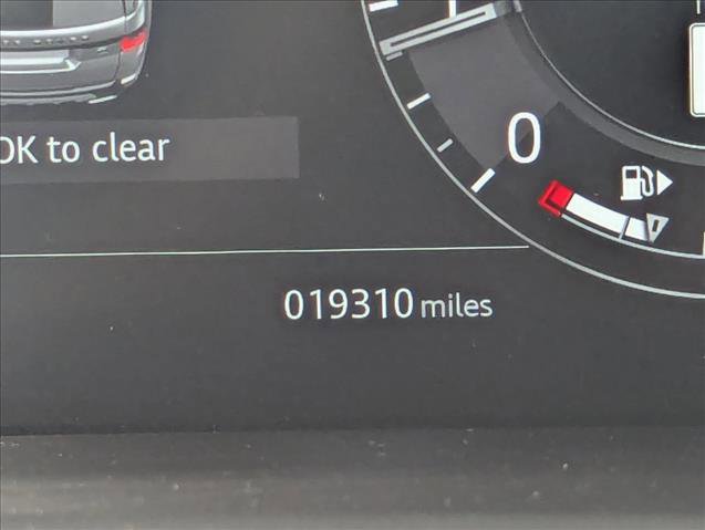 Used 2021 Land Rover Range Rover Sport HSE Dynamic image 3