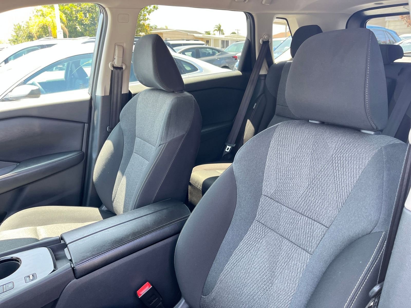 Used 2025 Nissan Rogue SV FWD image 29