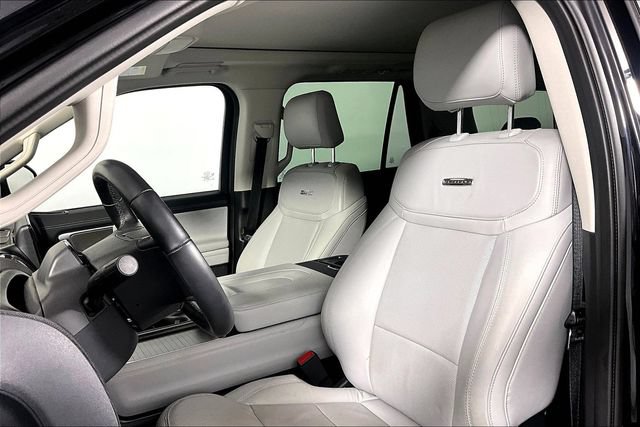 Used 2025 Ford Expedition Platinum w/ Driver's Package AWD/4WD image 25