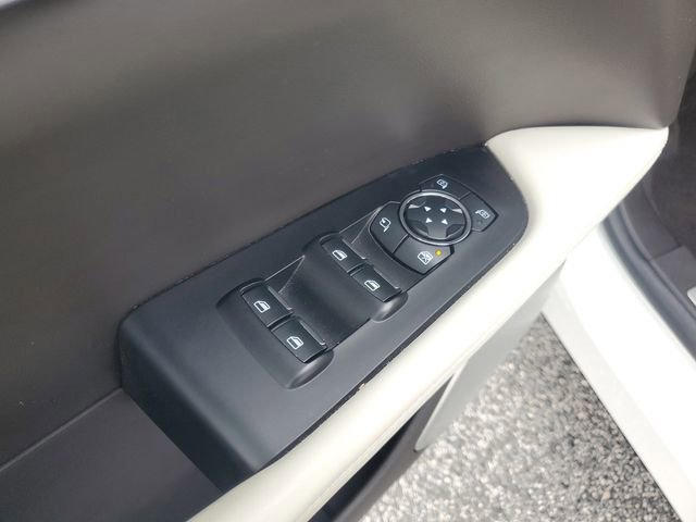 Used 2023 Lincoln Nautilus Black Label w/ Class II Trailer Tow Package image 10