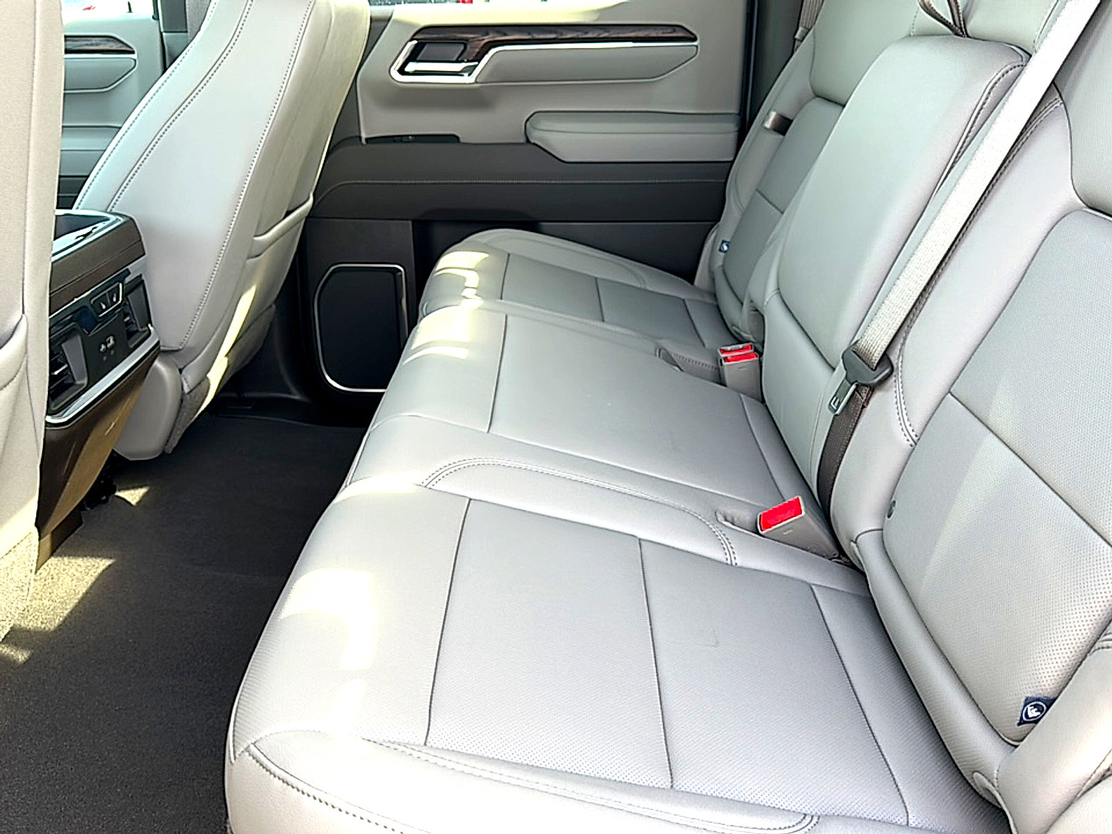 Used 2026 GMC Sierra 1500 SLT image 18