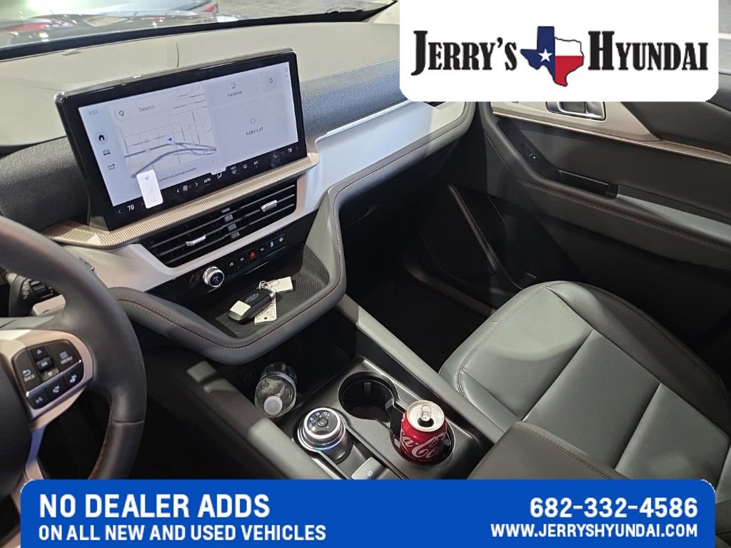 Used 2026 Ford Explorer Active w/ Active Comfort Package RWD image 14
