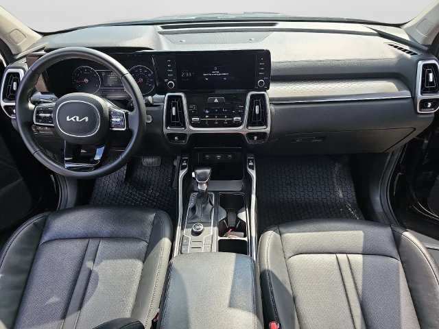 Used 2022 Kia Sorento S w/ Panoramic Sunroof Package FWD image 11