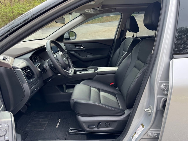 Used 2021 Nissan Rogue SV w/ Premium Package FWD image 11