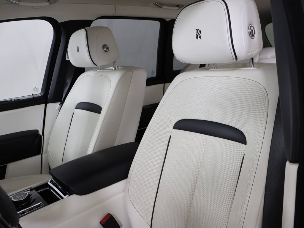 Used 2023 Rolls-Royce Cullinan w/ Technology Package AWD/4WD image 13