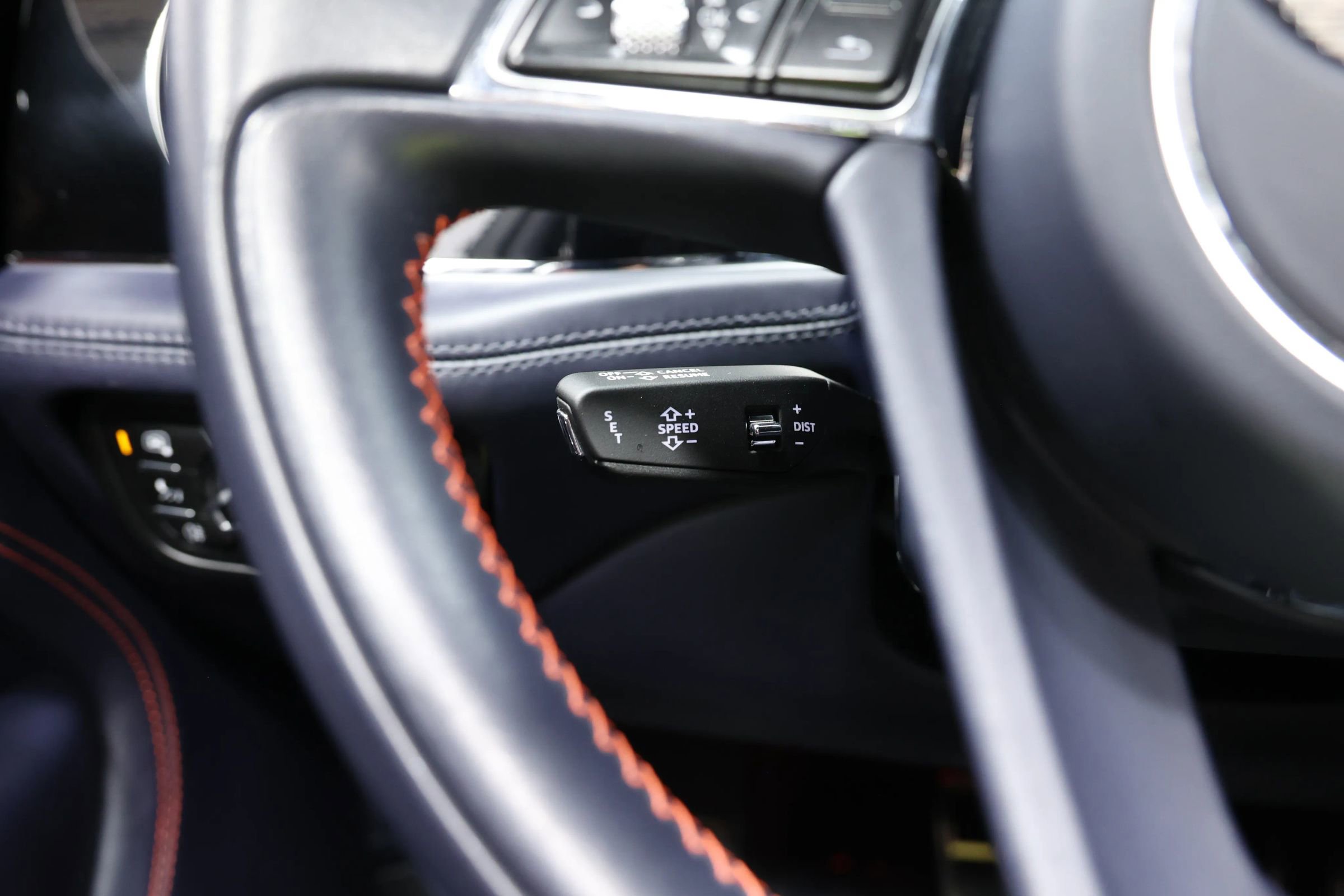 Used 2019 Bentley Bentayga AWD/4WD image 29