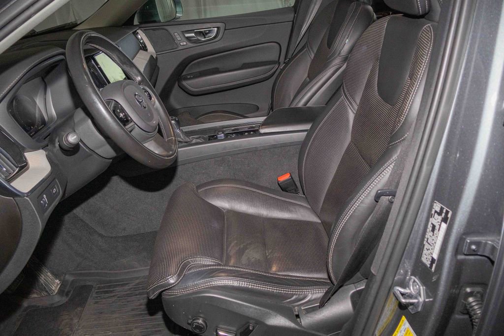Used 2021 Volvo XC60 T5 Inscription w/ Protection Package Premier image 12