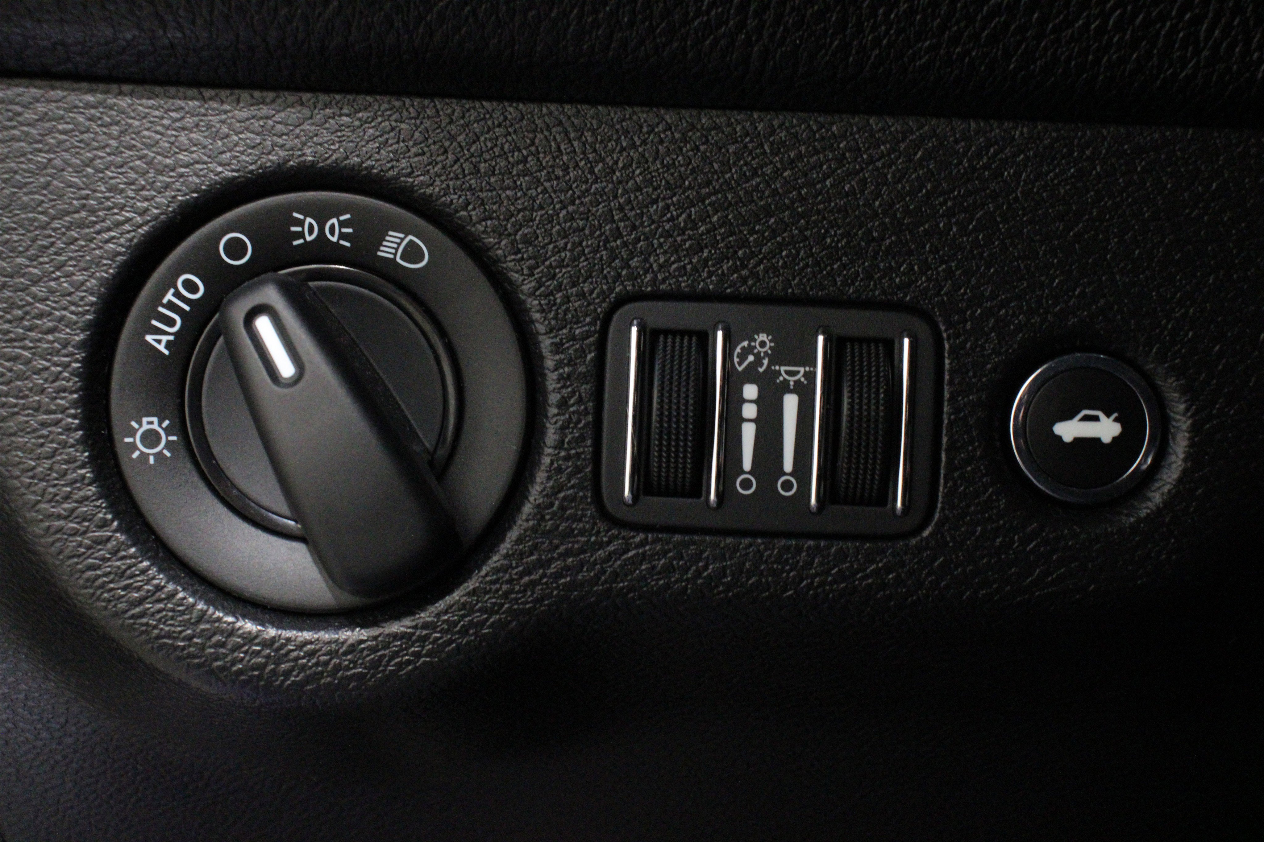 Used 2019 Dodge Challenger SRT Hellcat Redeye image 11