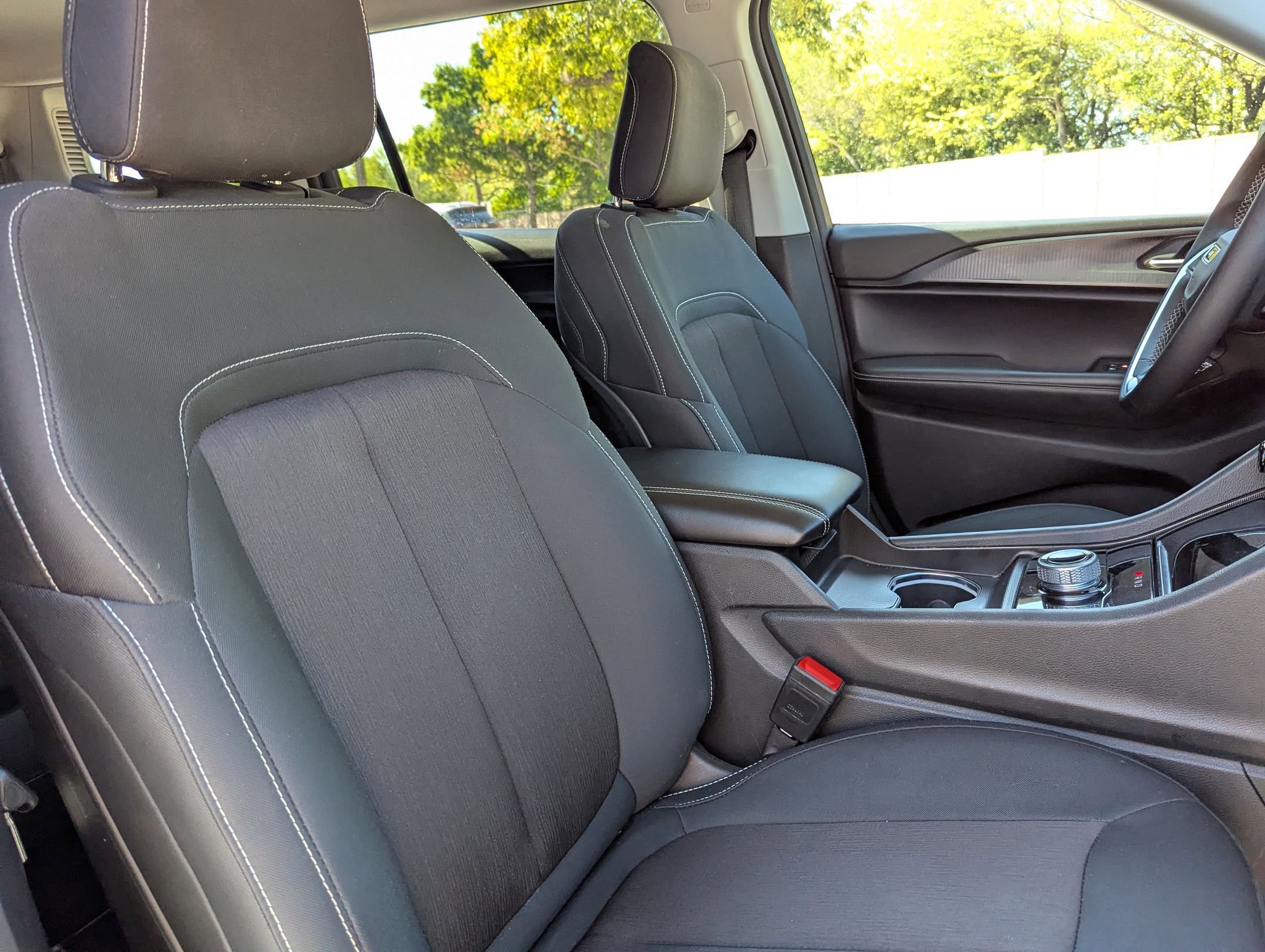 Used 2023 Jeep Grand Cherokee L Laredo image 30