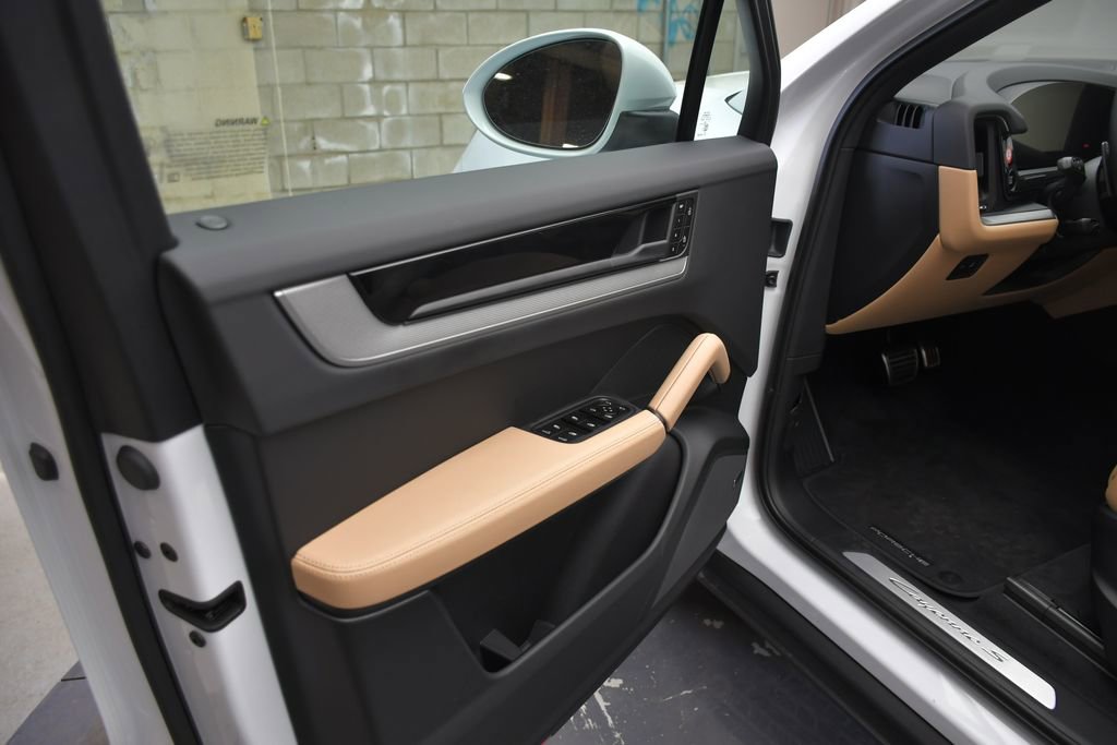 New 2026 Porsche Cayenne S AWD/4WD image 12