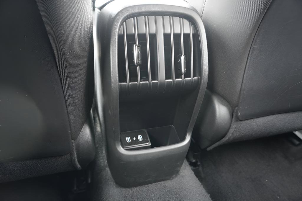 Used 2025 Hyundai Kona SEL image 13