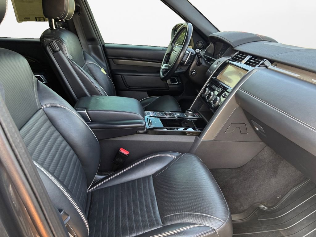 Used 2020 Land Rover Discovery HSE AWD/4WD image 24