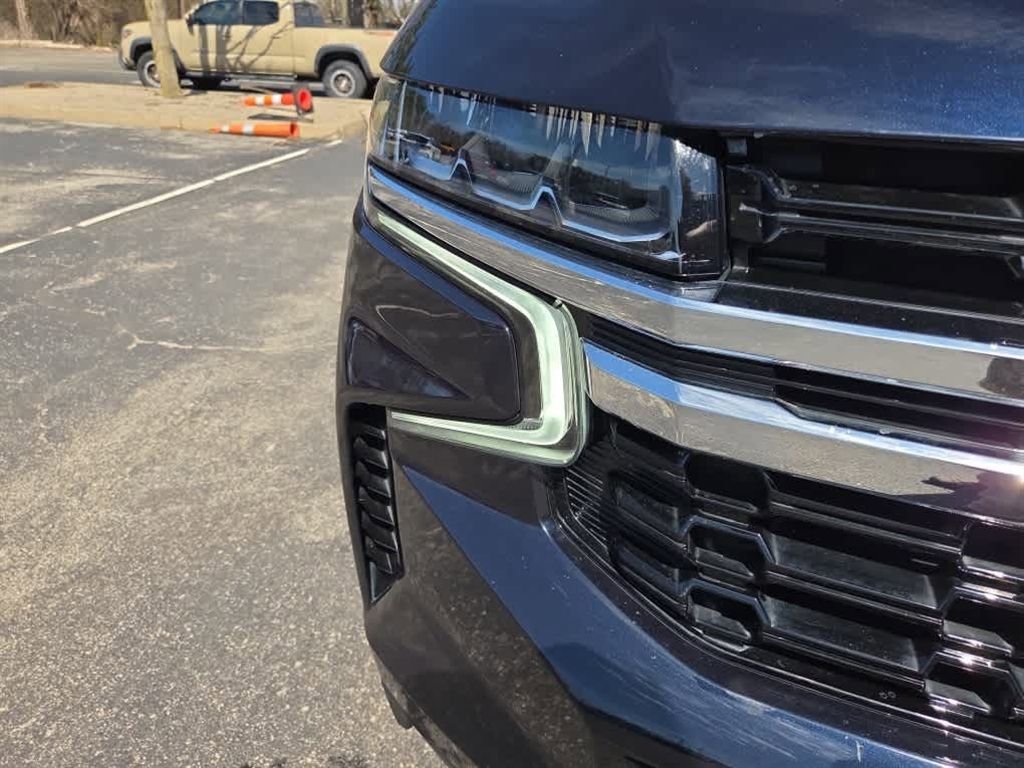 Used 2023 Chevrolet Suburban LS AWD/4WD image 5