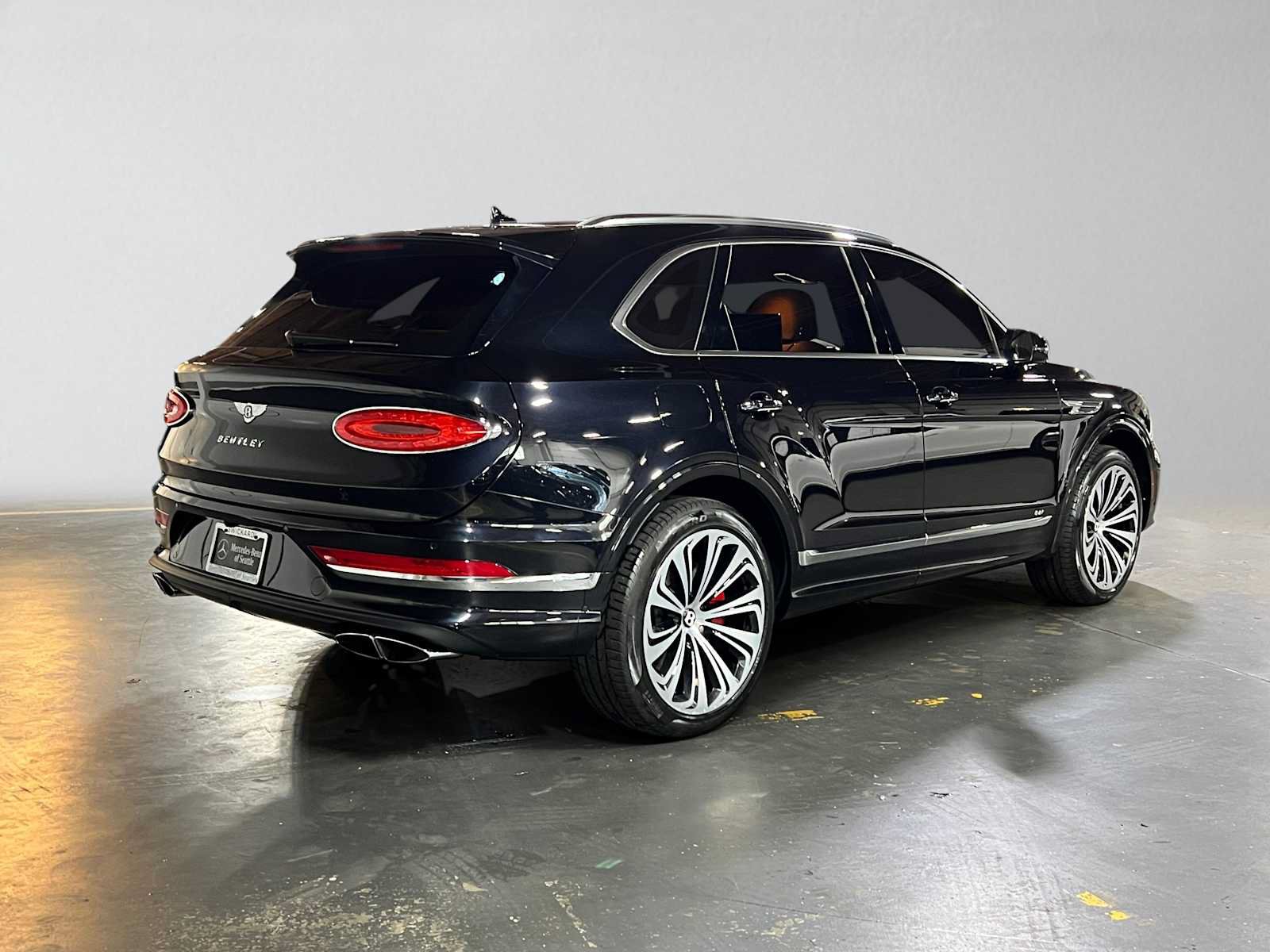Used 2022 Bentley Bentayga AWD/4WD image 3