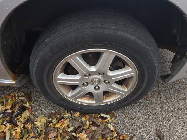 Used 2010 Chrysler Town & Country Touring image 8