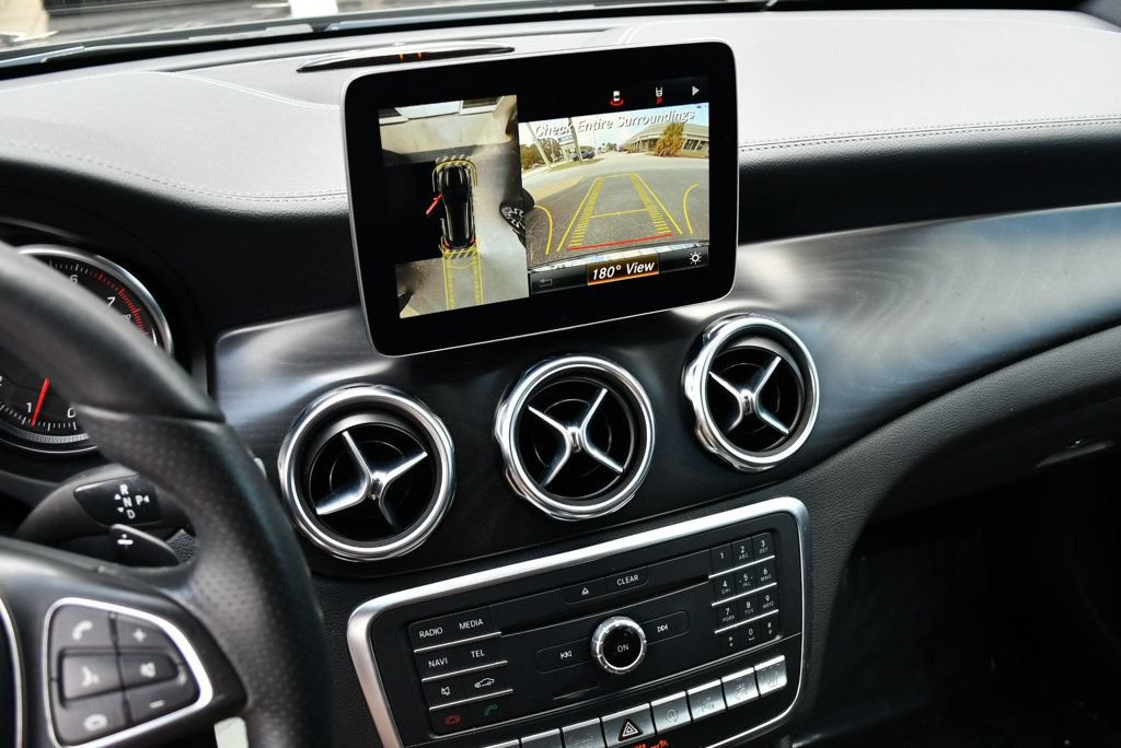 Used 2018 Mercedes-Benz GLA 250 4MATIC image 55