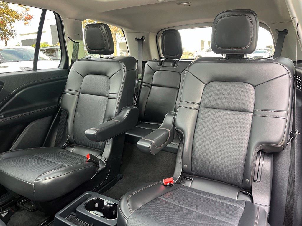 Used 2026 Lincoln Aviator AWD image 13