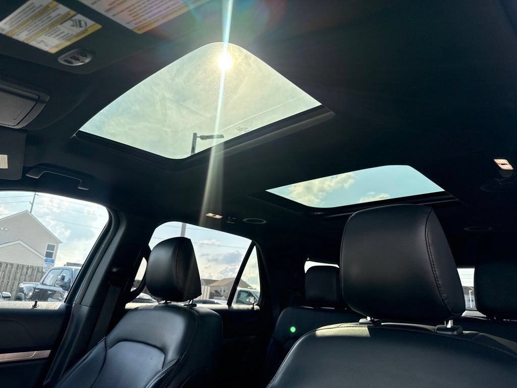 Used 2019 Ford Explorer XLT w/ Equipment Group 202A AWD/4WD image 7