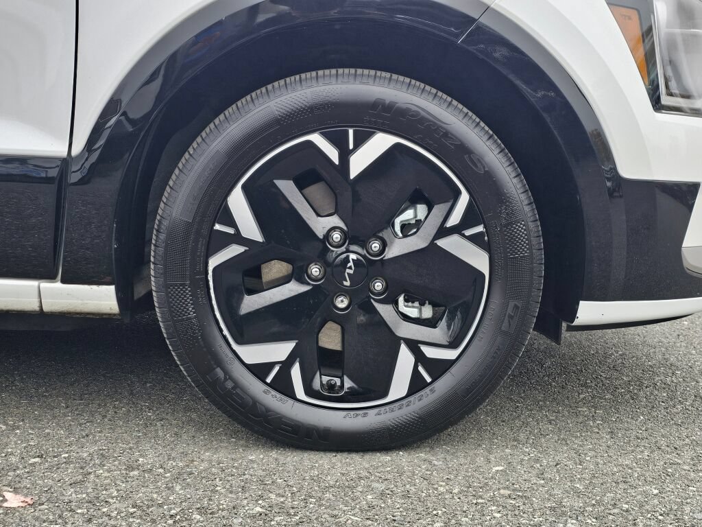 Certified 2023 Kia Niro Wind w/ Wind Preserve Package FWD image 34