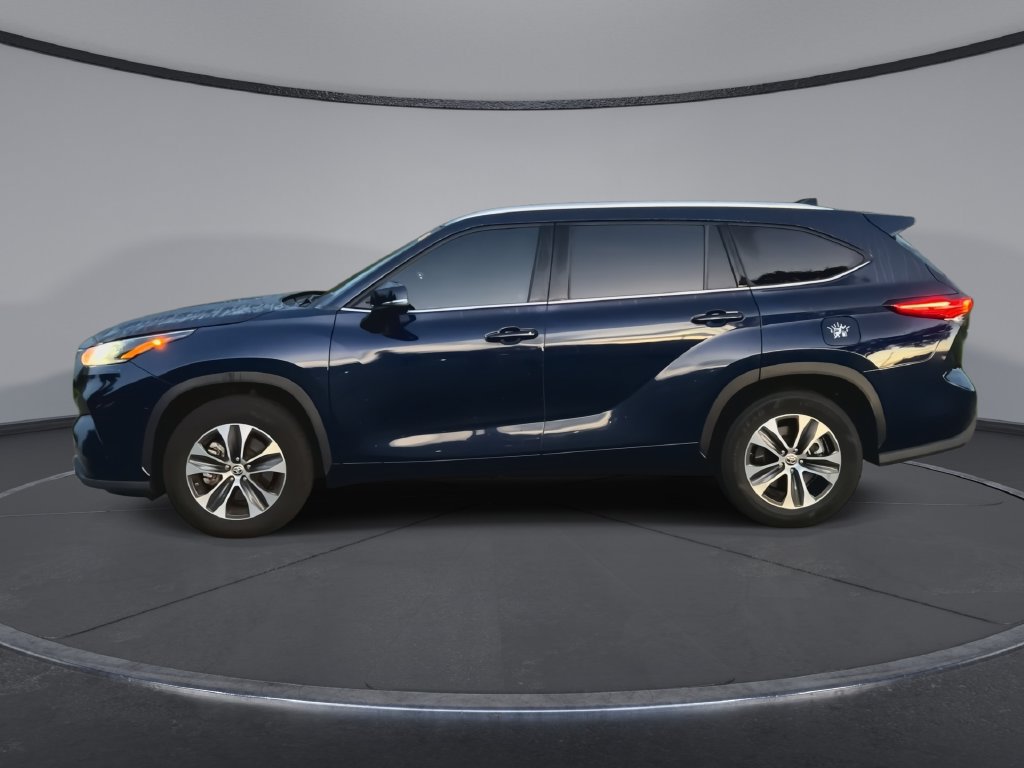 Used 2021 Toyota Highlander XLE FWD image 5