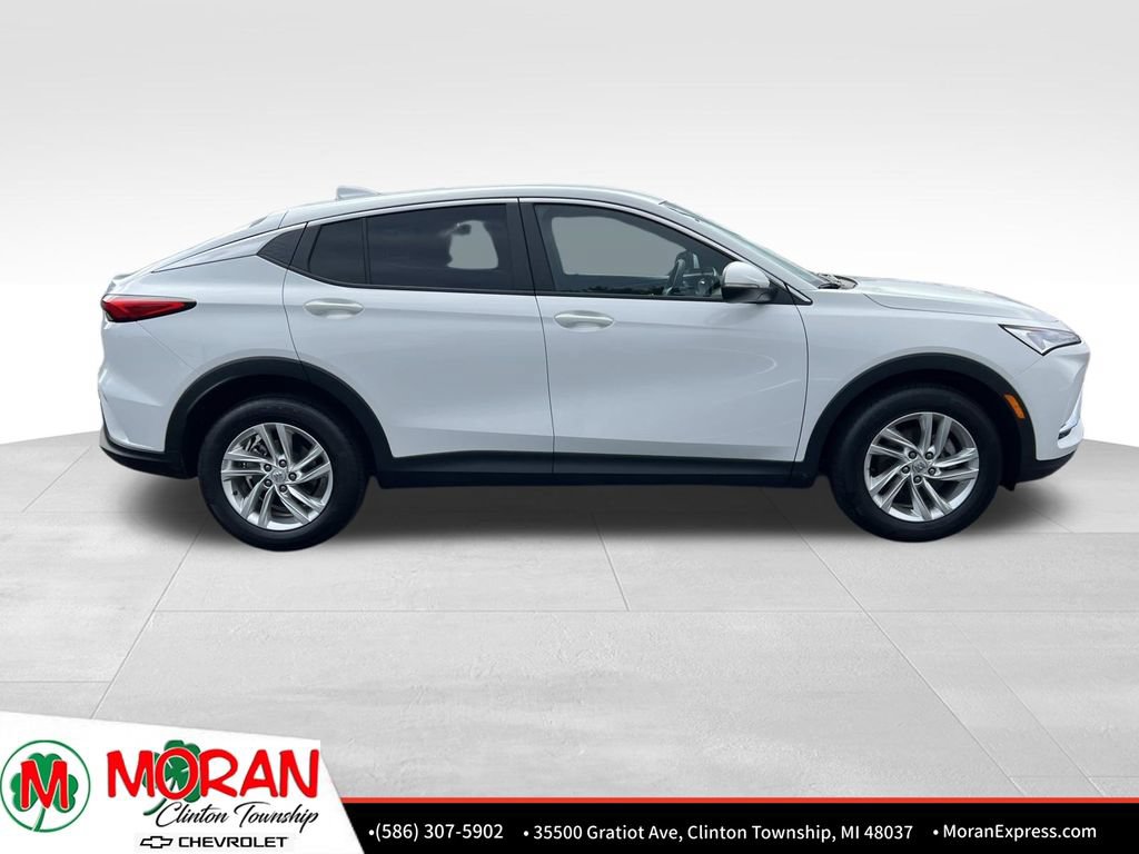Certified 2023 Chevrolet Traverse LT FWD image 32
