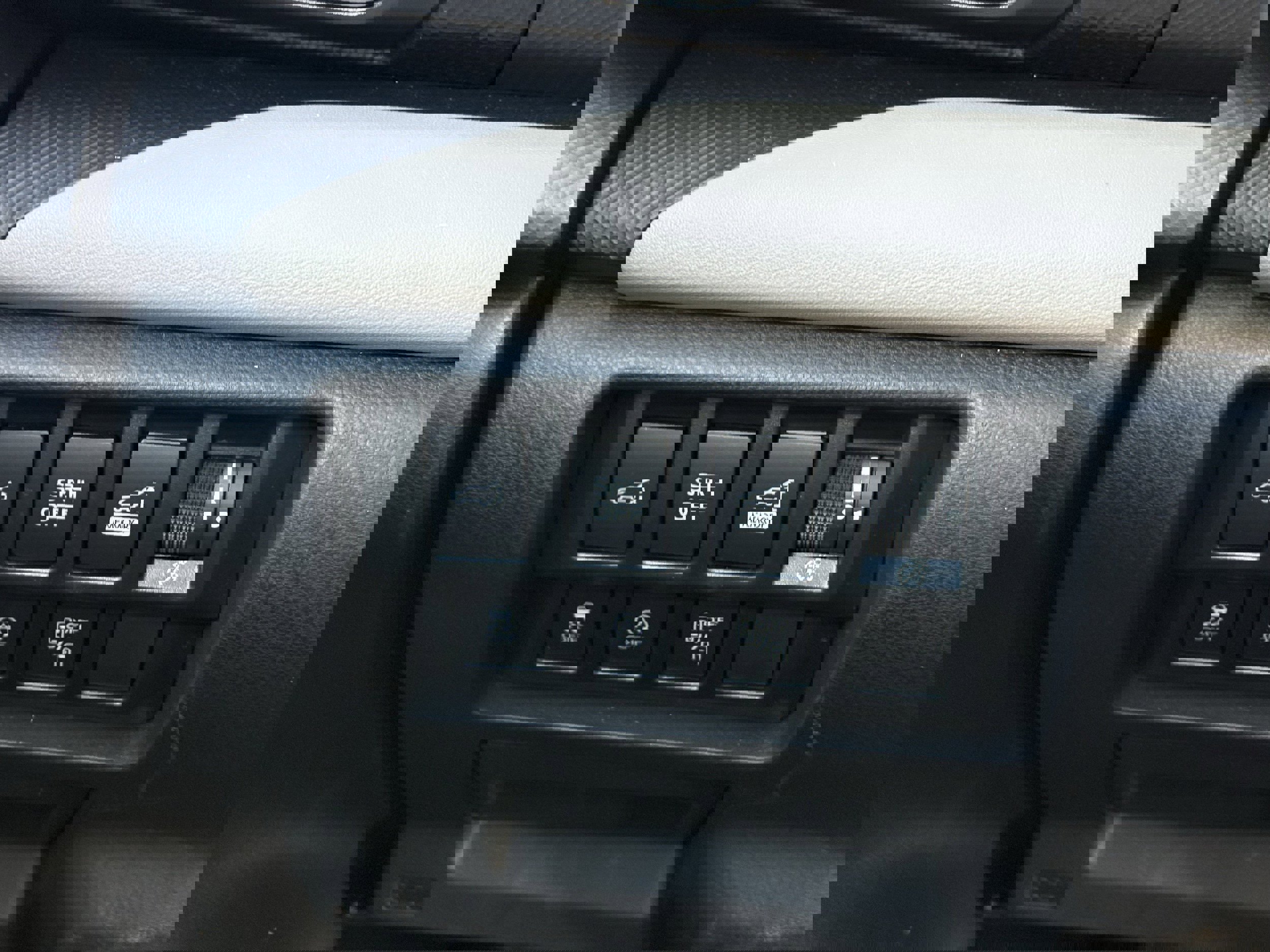 Certified 2024 Subaru Forester Limited image 17