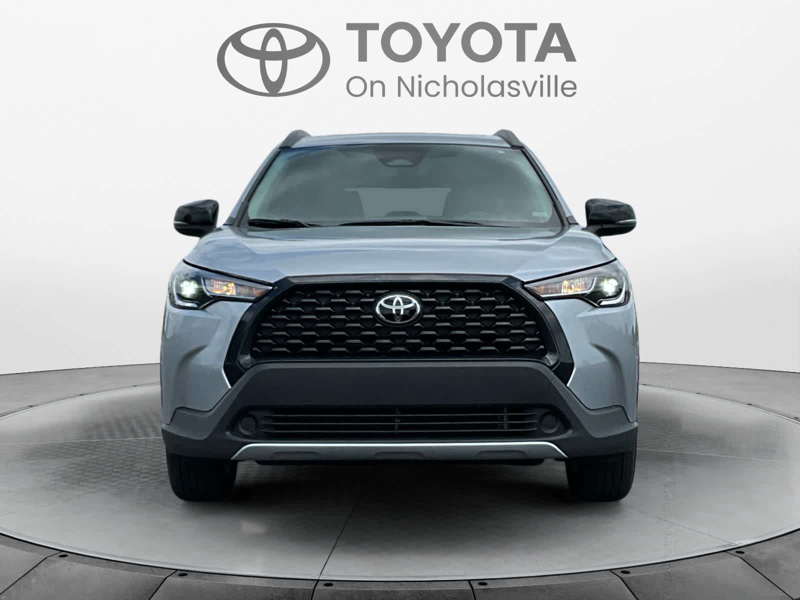 Used 2025 Toyota Corolla Cross LE w/ Moonroof Package FWD image 8