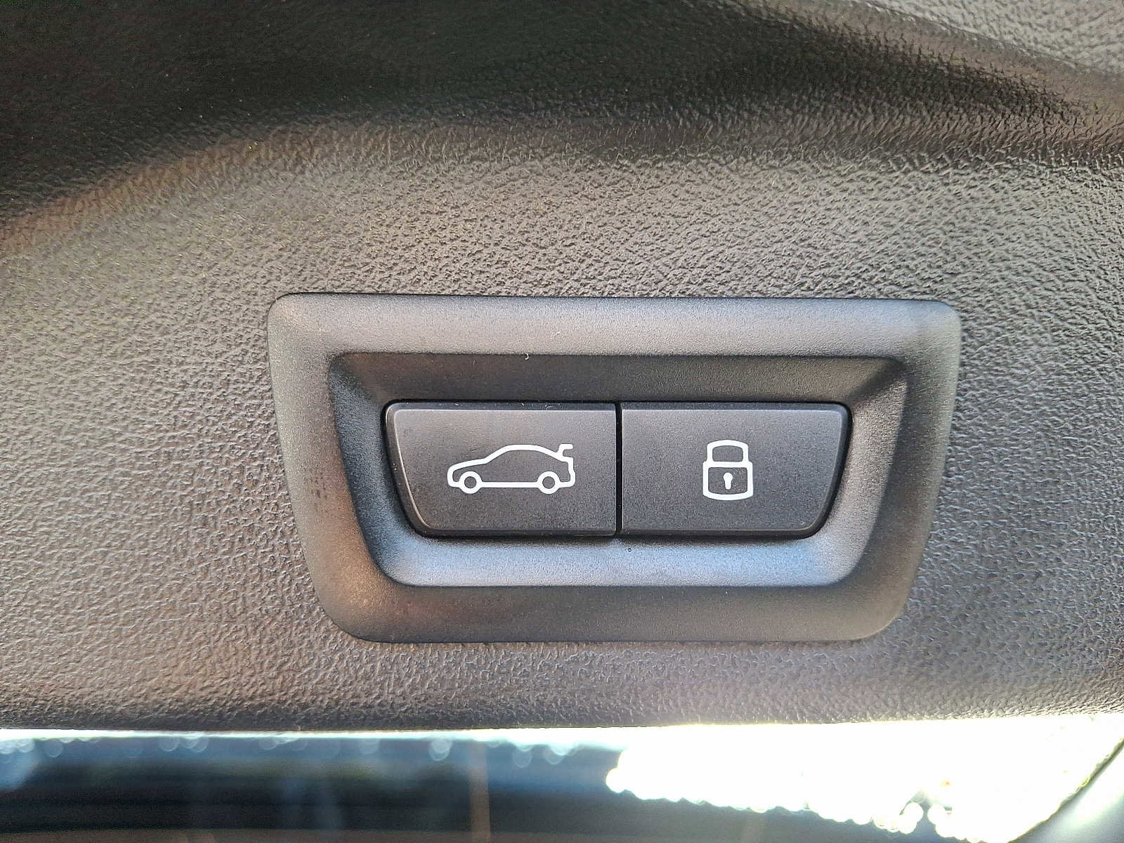 Certified 2024 BMW X5 xDrive50e w/ Premium Package image 29