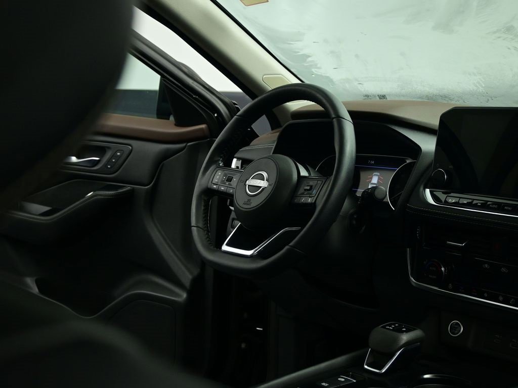 Used 2023 Nissan Rogue SL w/ SL Premium Package image 32